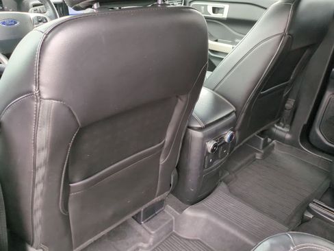 Used 2023 Ford Explorer XLT w/ Equipment Group 202A AWD/4WD image 18