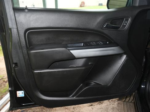 Used 2020 Chevrolet Colorado LT image 9