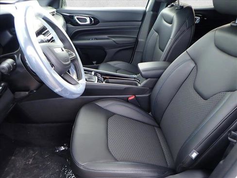 New 2026 Jeep Compass Latitude image 11