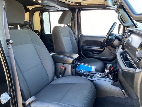 Used 2021 Jeep Gladiator Willys image 13