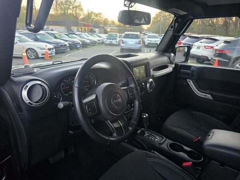 Used 2018 Jeep Wrangler Unlimited Sahara image 29