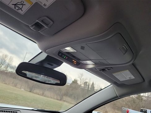 Used 2022 GMC Terrain SLE w/ Driver Convenience Package image 30