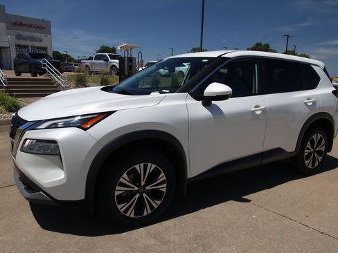 Used 2023 Nissan Rogue SV AWD/4WD image 16