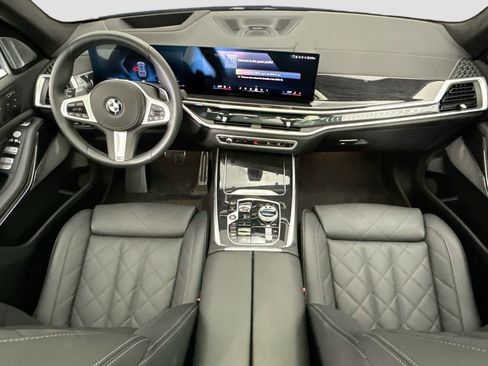 Certified 2025 BMW X7 xDrive40i w/ Executive Package image 13