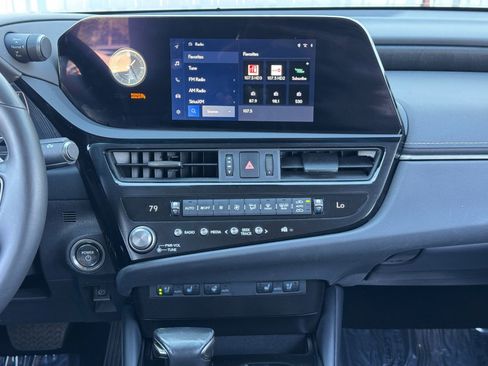 Used 2023 Lexus ES 300h w/ Premium Package image 22