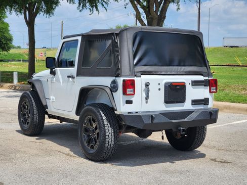 Used 2016 Jeep Wrangler Sport AWD/4WD image 4