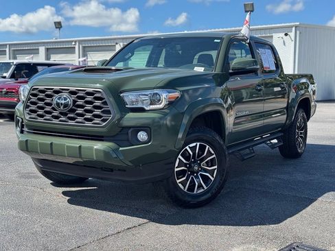 Used 2022 Toyota Tacoma TRD Sport w/ Technology Package RWD image 6