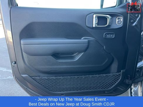 New 2025 Jeep Gladiator Sport image 5