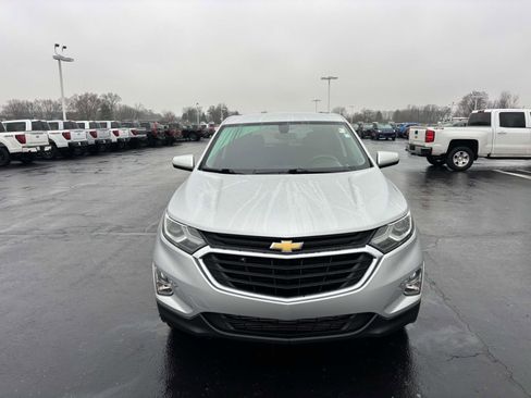 Used 2019 Chevrolet Equinox LT image 2