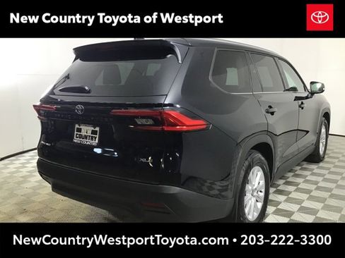 Certified 2024 Toyota Grand Highlander XLE image 7