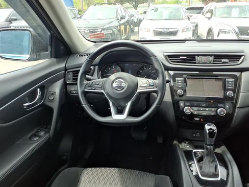 Used 2020 Nissan Rogue SV w/ Sun & Sound Touring Package AWD/4WD image 9