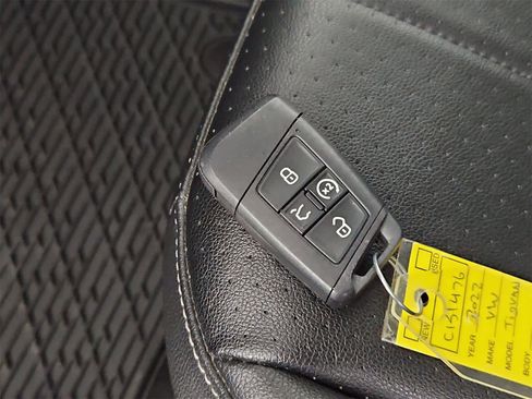 Certified 2022 Volkswagen Tiguan SE image 37