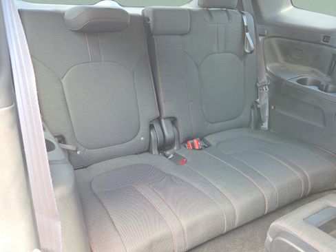 Used 2025 Honda Pilot Sport image 16