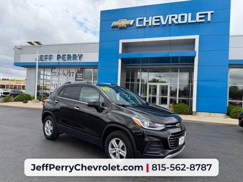 Used 2020 Chevrolet Trax LT w/ Driver Confidence Package AWD/4WD image 1
