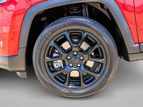 Used 2025 Jeep Compass Latitude w/ Altitude Special Edition AWD/4WD image 9