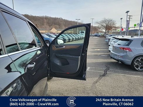 New 2026 Volkswagen Atlas SE image 40