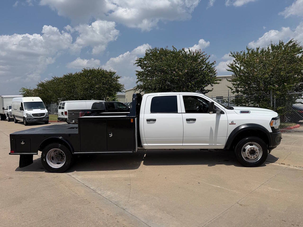 Used 2022 RAM 5500 Tradesman AWD/4WD image 4