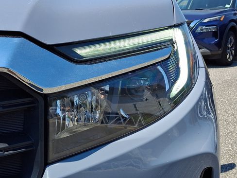 Used 2023 Honda Passport EX-L image 9