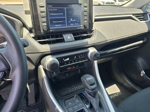 Used 2021 Toyota RAV4 LE w/ Carpet Mat Package (TMS) FWD image 15