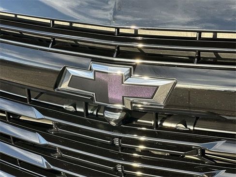 Used 2025 Chevrolet Suburban RST image 30