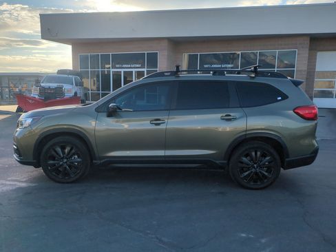 Used 2022 Subaru Ascent Onyx Edition image 3