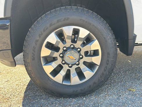 New 2026 Chevrolet Silverado 2500 Custom image 10