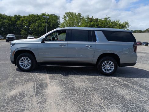 New 2026 Chevrolet Suburban LS RWD image 3