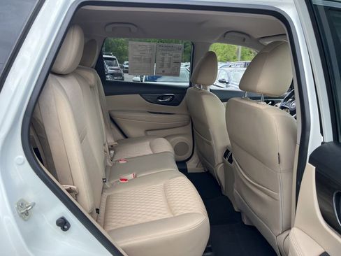 Used 2019 Nissan Rogue SV w/ Premium Package AWD/4WD image 26