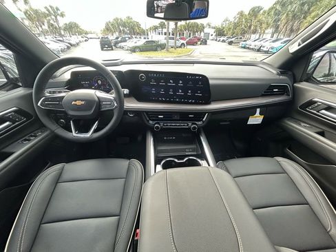 New 2026 Chevrolet Suburban Premier w/ Sun And Tow Package AWD/4WD image 19