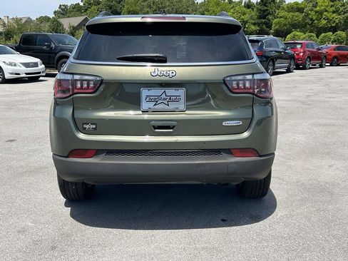 Used 2018 Jeep Compass Latitude FWD image 4