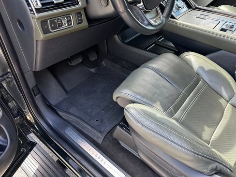Used 2022 Lincoln Navigator L Black Label AWD/4WD image 19