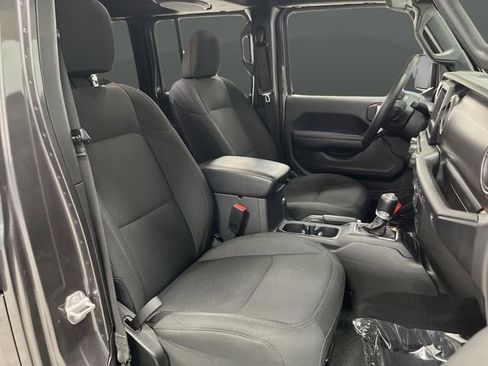Used 2022 Jeep Wrangler Unlimited Sport image 27