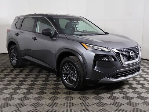 Used 2023 Nissan Rogue S image 45