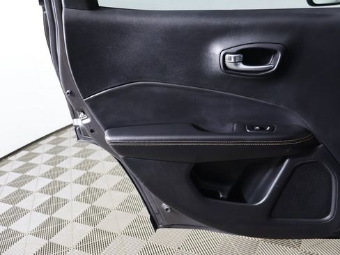 Used 2019 Jeep Compass Limited w/ Safety & Security Group image 19