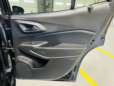 Used 2025 Chevrolet Trax LT image 34