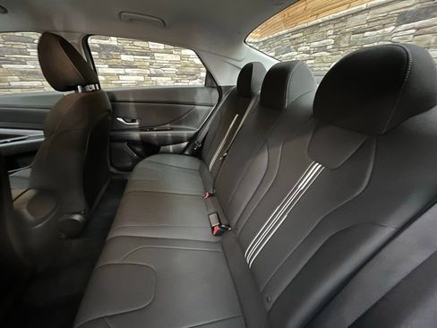 Used 2022 Hyundai Elantra SEL w/ Convenience Package FWD image 27