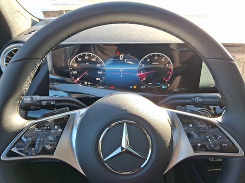 New 2025 Mercedes-Benz GLA 250 4MATIC image 19