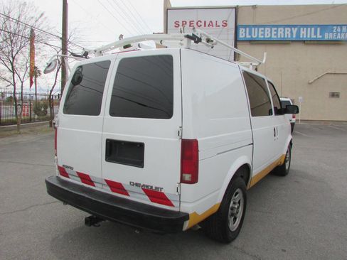 Used 2004 Chevrolet Astro RWD image 4
