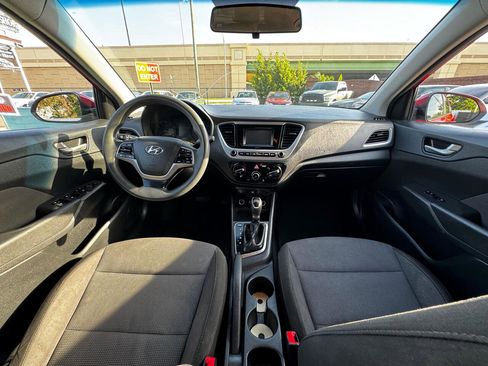 Used 2018 Hyundai Accent SE image 11