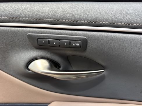 Used 2025 Lexus ES 350 w/ Premium Package FWD image 18