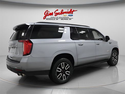Used 2024 GMC Yukon XL AT4 w/ Technology Package image 6