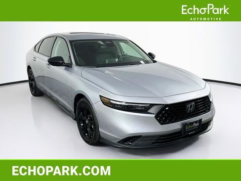 Used 2025 Honda Accord SE image 1