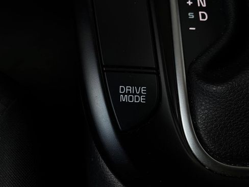 Used 2025 Kia Soul LX w/ LX Technology Package FWD image 22