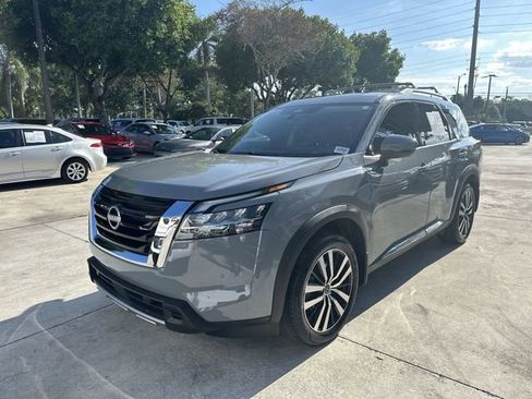 Used 2024 Nissan Pathfinder Platinum w/ Cargo Package FWD image 10