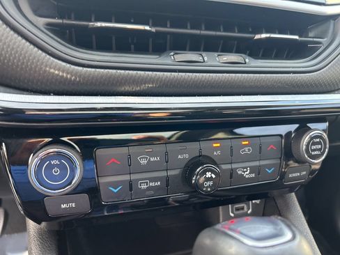 Certified 2022 Jeep Compass Trailhawk w/ Sun and Sound Group AWD/4WD image 39