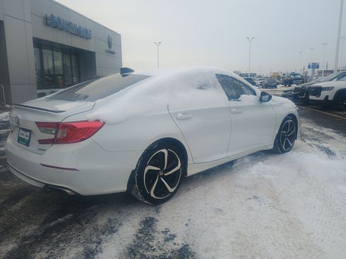 Used 2022 Honda Accord Sport image 11