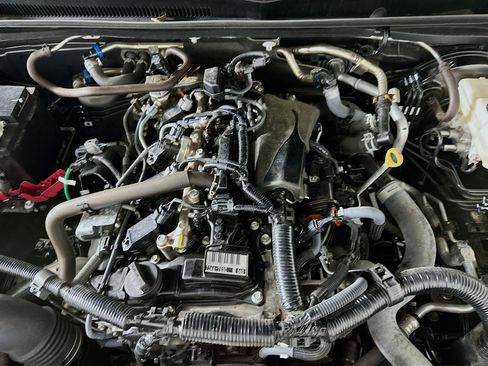 Used 2025 Toyota Tacoma TRD Off-Road image 32