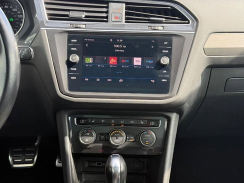 Used 2020 Volkswagen Tiguan SE R-Line AWD/4WD image 12