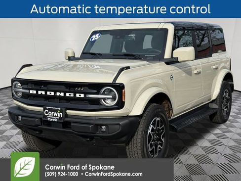 Used 2025 Ford Bronco Outer Banks image 6