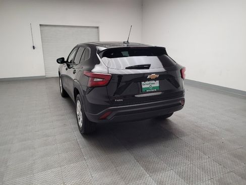 Used 2024 Chevrolet Trax LS FWD image 6